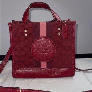 Coach K2211-C8417 Dempsey Tote 22 Burgundy